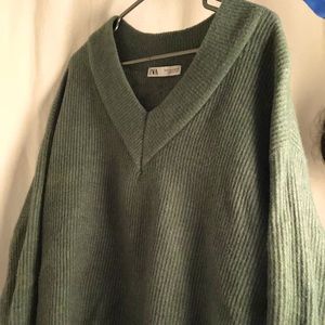 Very cute ZARA V neck sweater